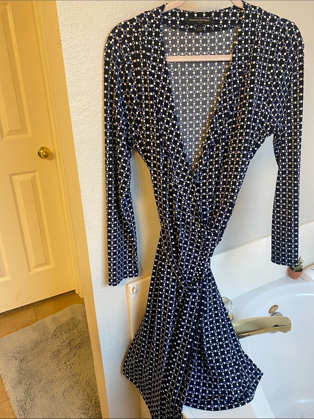 Banana Republic Navy White Geometric Long-Sleeve Wrap Dress